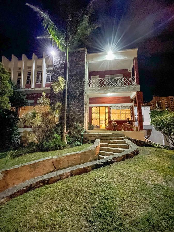 La Palmera Hostel Cali Exterior foto